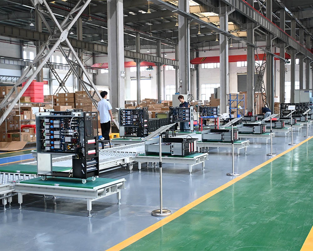 Sản xuất tại nhà máy UPS RhimoPower